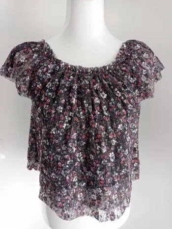 Magnifique haut noir fleuri T.S Pimkie
