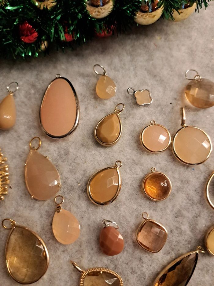 Lot de pendentifs orangé marron clair et beige - photo numéro 6