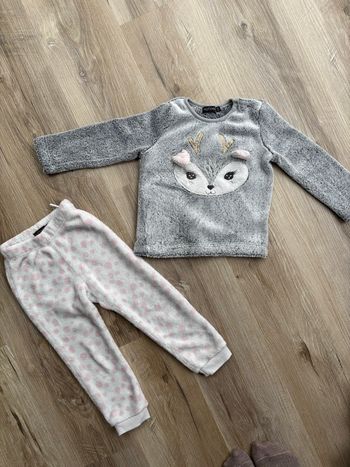 Pyjama deux pièces fille taille 36 mois