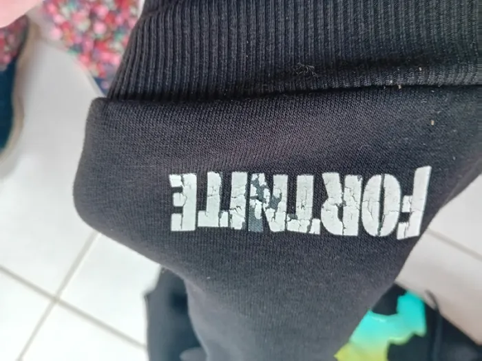 Pull à capuche noir Fornite Taille L - photo numéro 4