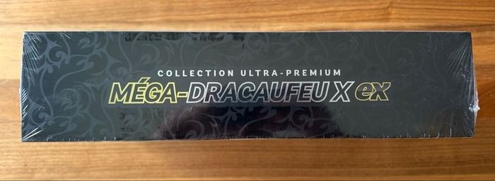 Upc mega-Dracaufeu léger défaut - photo numéro 5