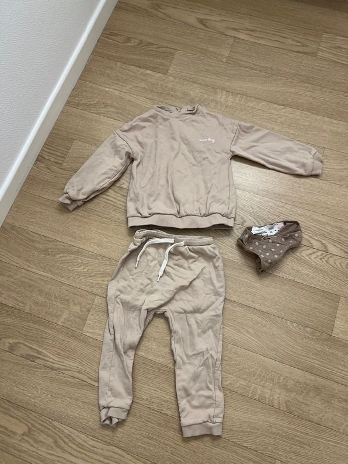 Ensemble +. Culotte zara neuve 3 ans tres bonne etat