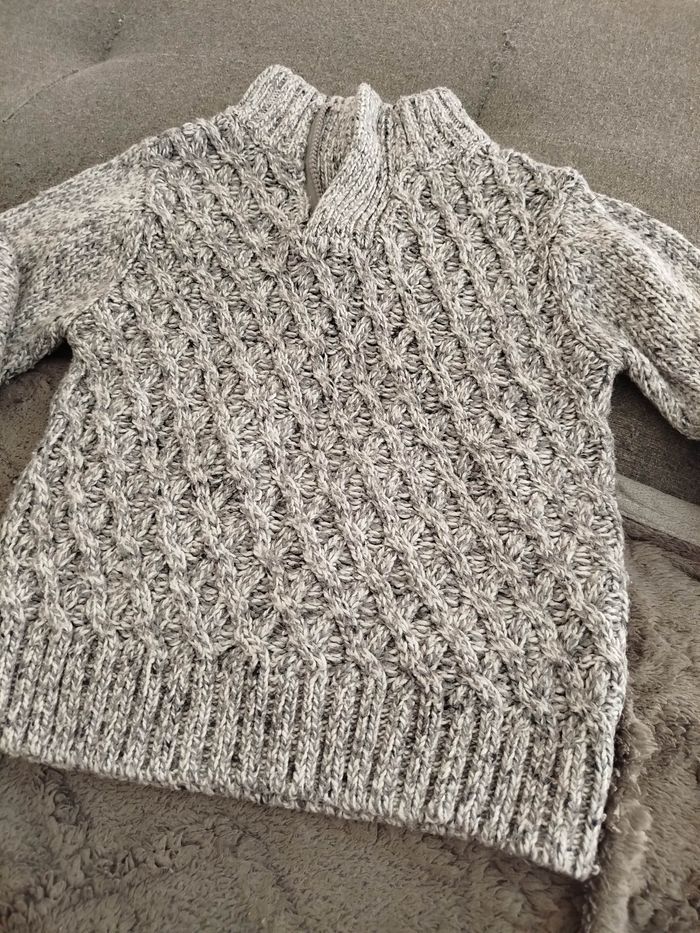 Pull hiver . Taille 5 ans . Kiabi. Très bon état