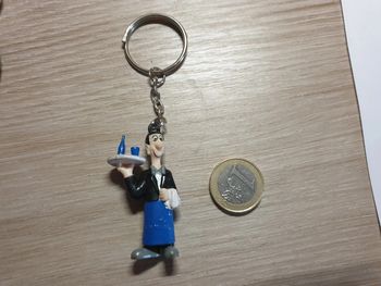Superbe porte clefs san pellegrino ancien
