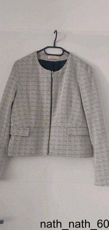 Veste blanche et noire