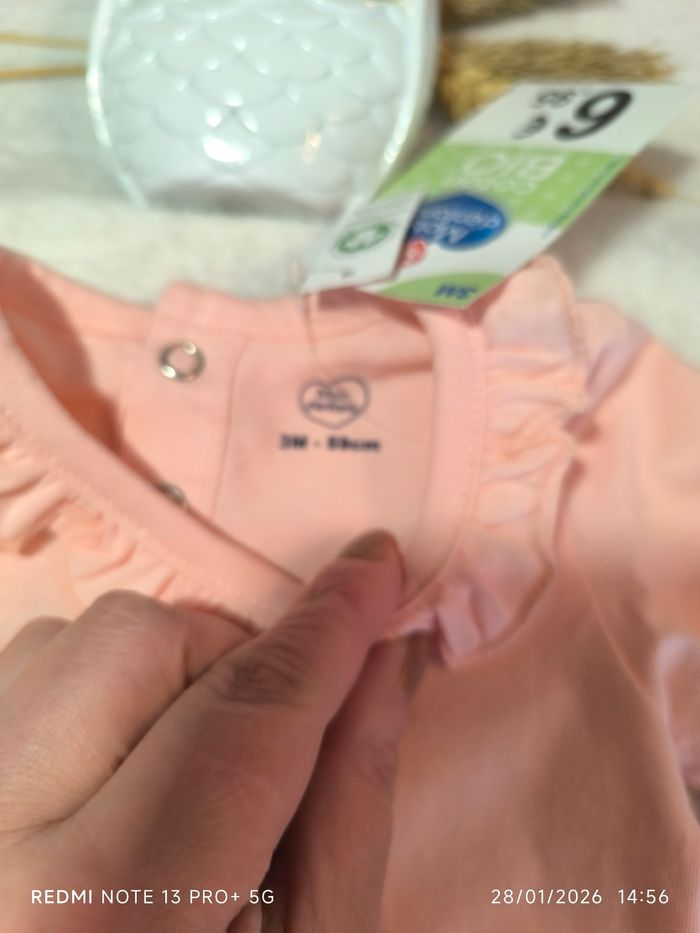 Haut ML 3 mois fille Mot d'enfants neuf - photo numéro 2