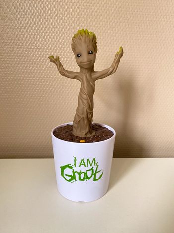 Figurine Groot musicale et dansante Gardiens de la Galaxie Marvel