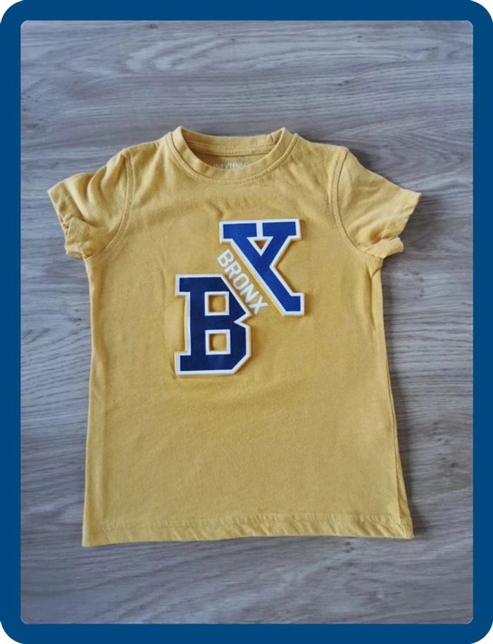 Tee-shirt manches courtes avec 5 ans