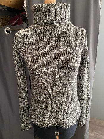 Pull col roulé état neuf