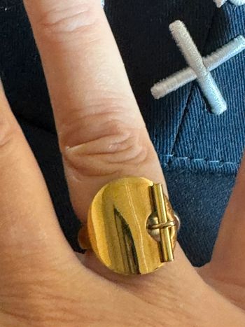 Bague taille 52/7 acier inoxydable or médaille tige traversante