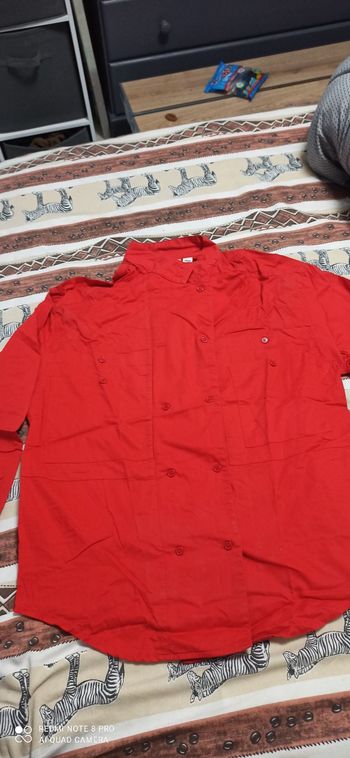 Chemisier rouge t. 38