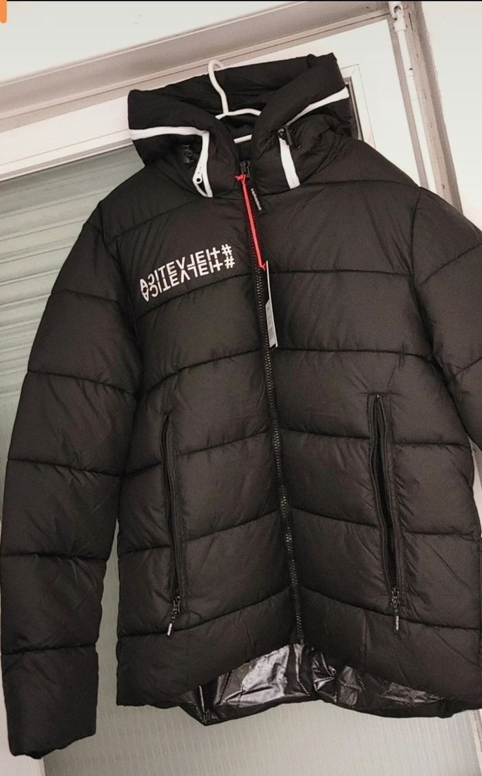 Doudoune Helvetica XXL Neuve a capuche Black Trevor - photo numéro 2