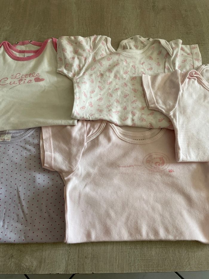Lot 5 bodies manches courtes 3 ans - photo numéro 2
