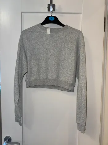 Girls grey cropped jumper H&M age 10-12 10 ans / 140 cm·Très bon éta