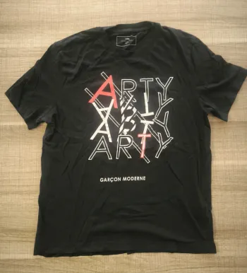 Tee shirt