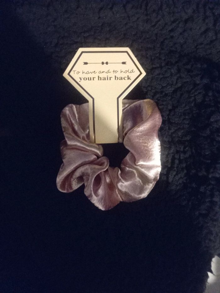 Magnifique Chouchou Rose brillant neuf avec etiquette - photo numéro 4