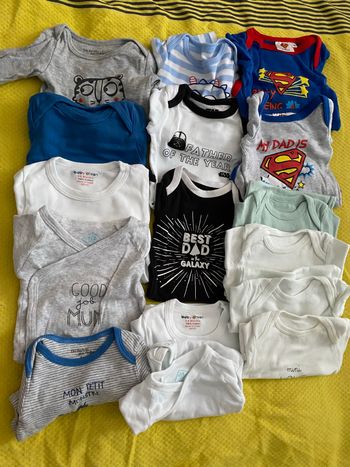 3 mois : grenouillères et bodies