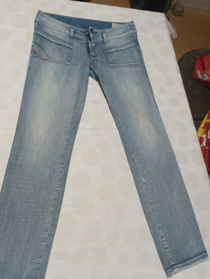 Pantalon jeans court femme Diesel coupe légèrement skinny taille 36/38