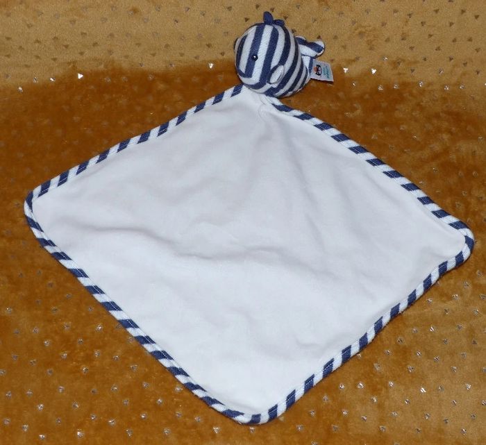 Doudou baleine mouchoir blanc cassé bleu Jellycat🐋parfait état