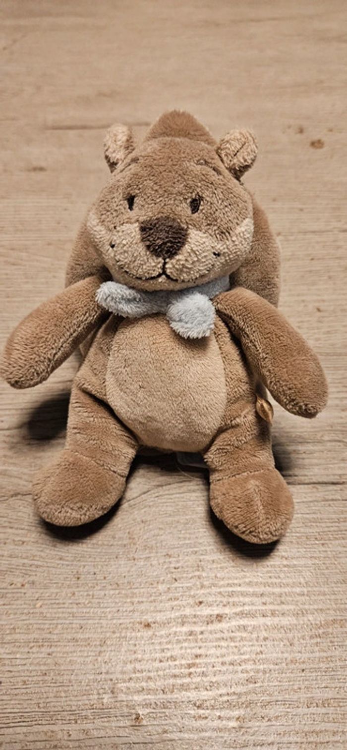 Peluche Léon de Noukie s, mise en déco - photo numéro 4