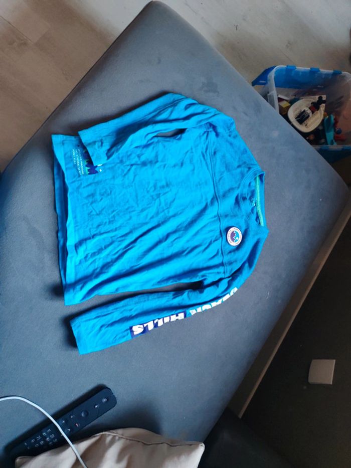 Haut manches longues taille 8 ans