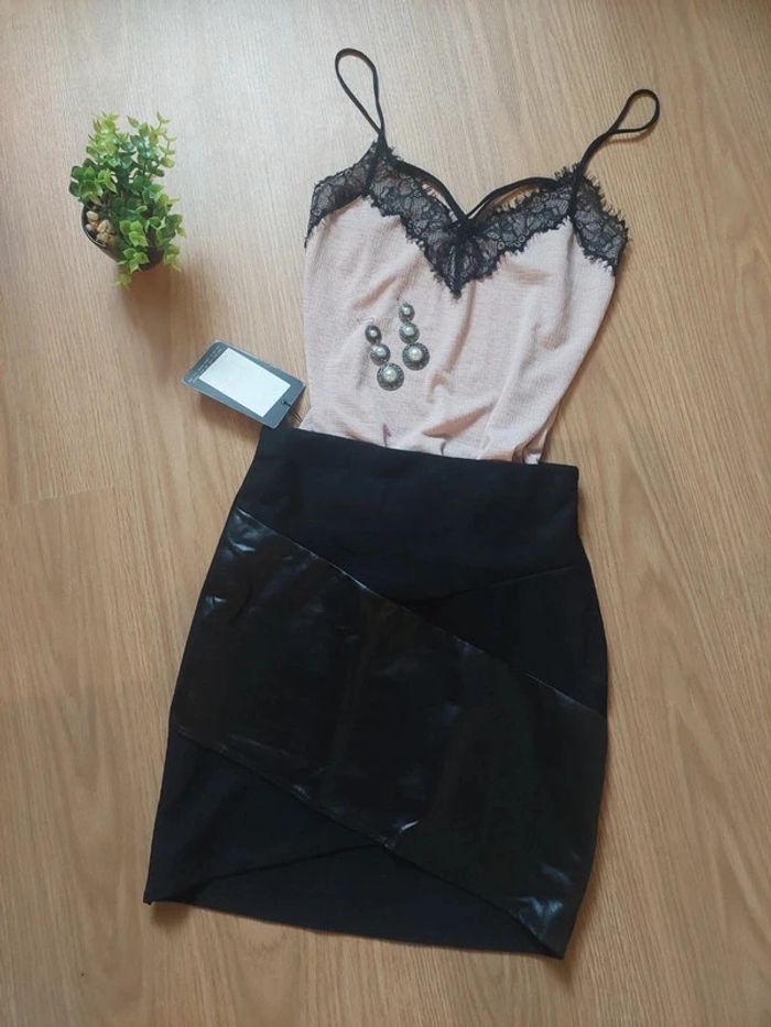 Mini jupe noire effet mouillé neuve Missguided T36