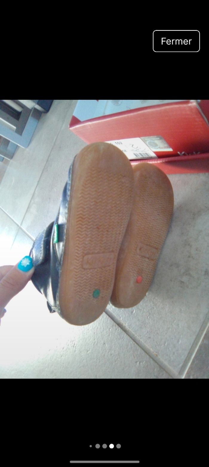 Une paire sandale primigi bleu marine taille 23
Une paire basket Kickers sabio bleu marine taille 23 - photo numéro 10