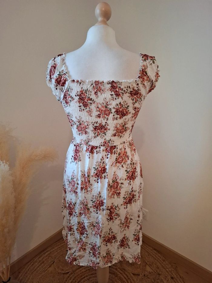 Robe blanche Fleurie extensible Colloseum taille S 36 - photo numéro 11