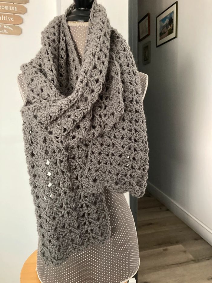 Écharpe crochet fait main - photo numéro 2