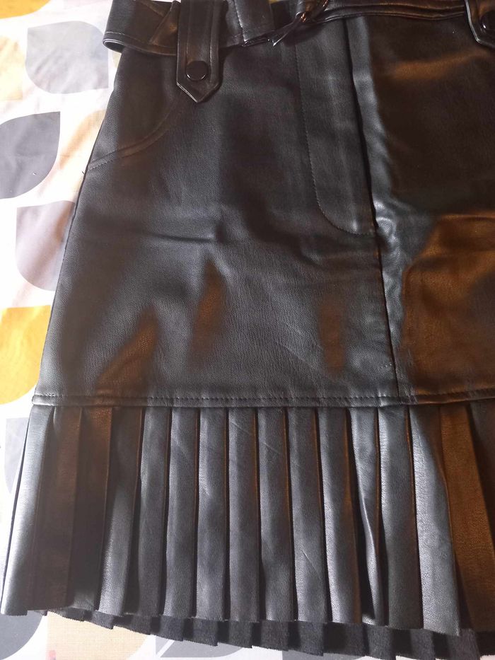 Mini jupe Stradivarius - photo numéro 3