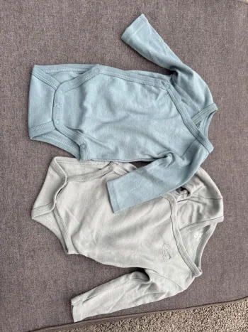 Lots 2 bodies