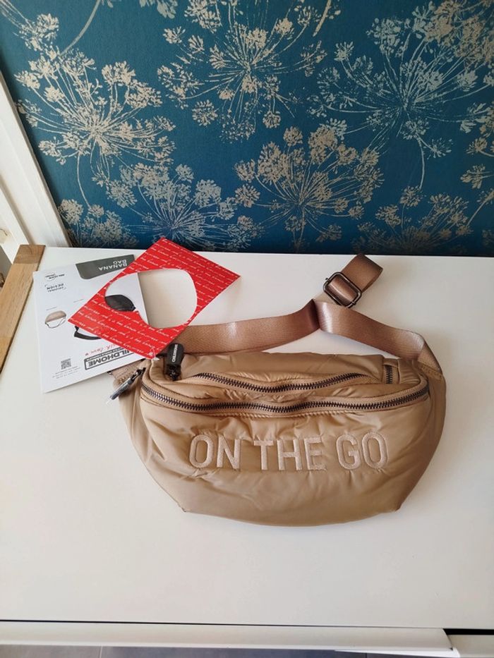 Sac Banane Childhome Banana bag matelassé beige brodé Neuf