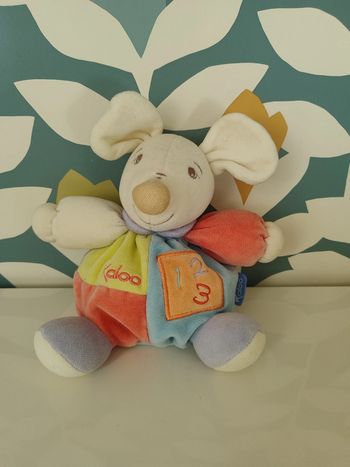 Peluche souris boule kaloo
