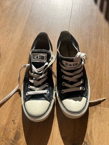 Converses noir et blanche all star taille 40