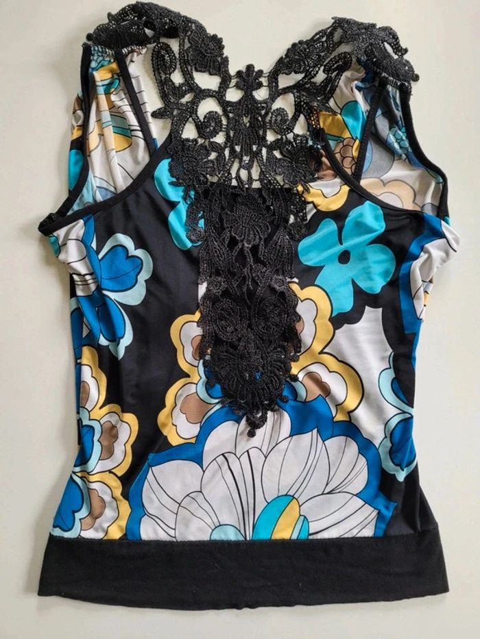 Haut à fleur - photo numéro 4