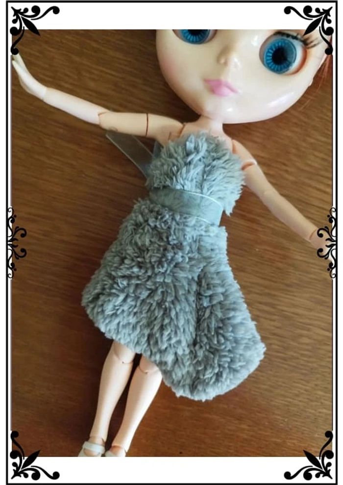 Robe grise dress pour poupée doll Blythe - photo numéro 2