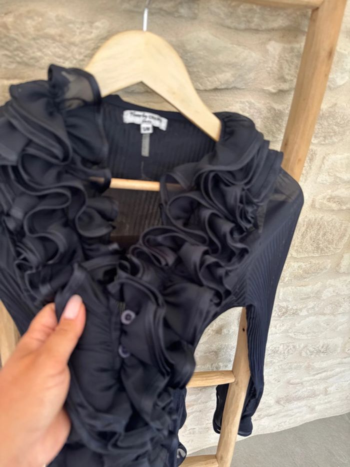 Top chemisier à volant bleu marine Taille S/M - 5 € - photo numéro 5