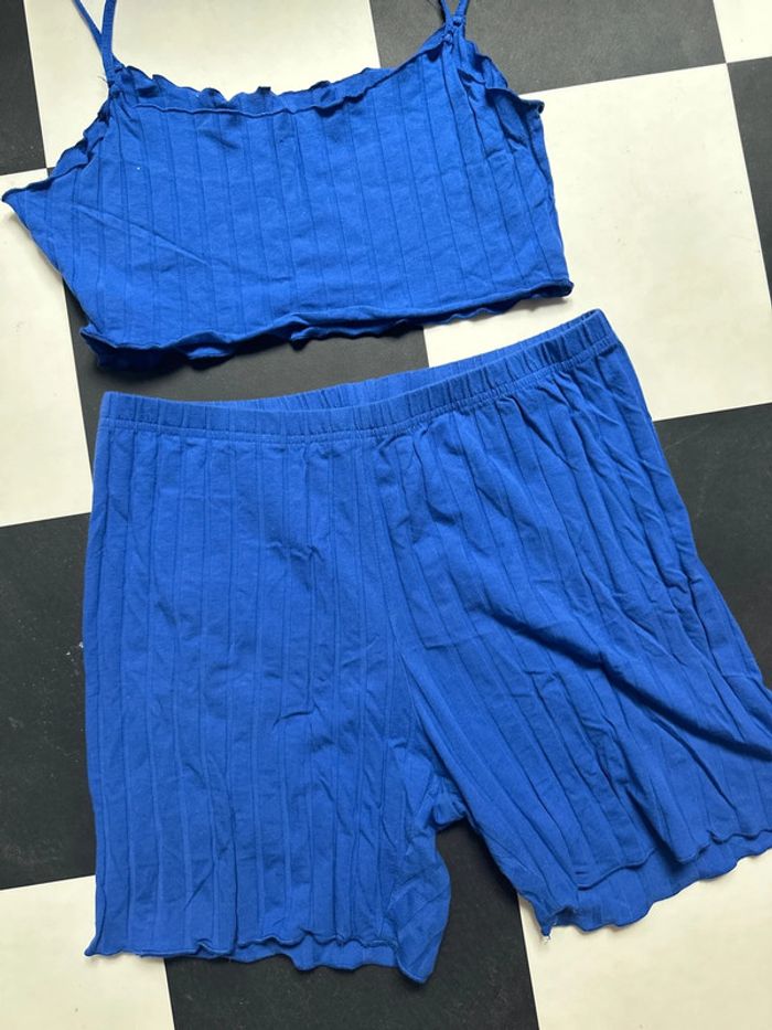 Ensemble mini top et short bleu - photo numéro 3