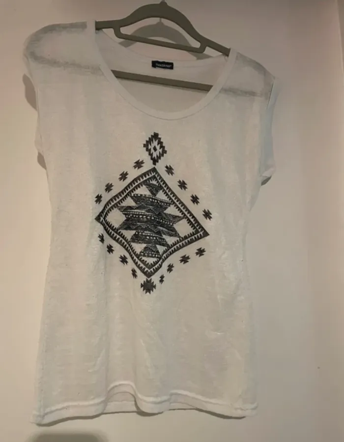 T-shirt blanc à motif ethnique noir – In Extenso – Taille S