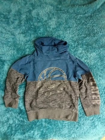 Pull à col bicolore bleu et gris Kiabi 6 ans