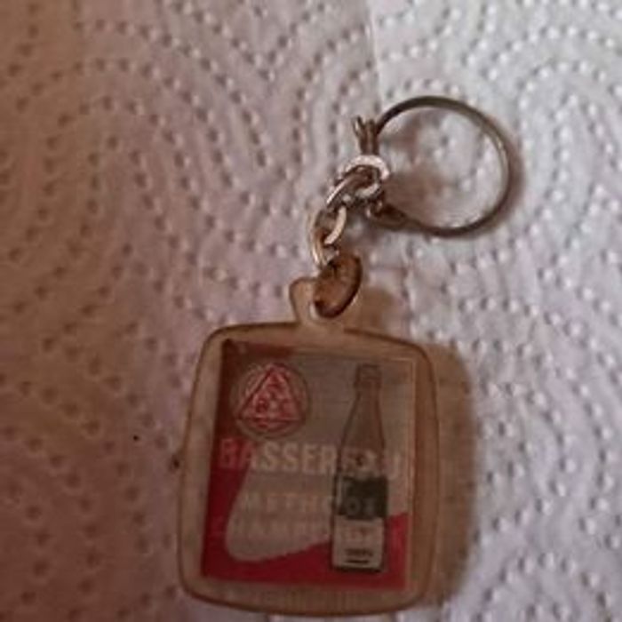 Ancien porte clé Champenois - photo numéro 4