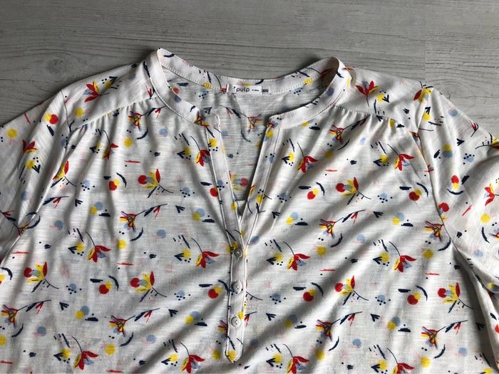 AN37- Blouse légère impression sur fond blanc T 50/52 portée 1 fois - photo numéro 5