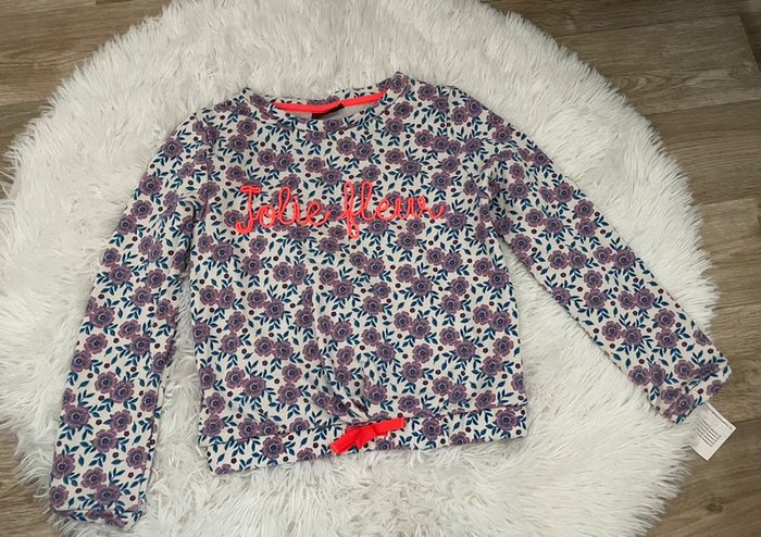 Pull fleuri