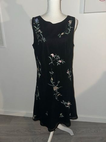 Robe à fleurs broderies noire et multicolore Vintage T44 XXL