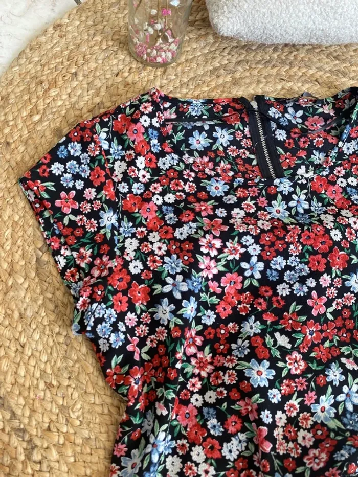 T-shirt fleurs - photo numéro 2
