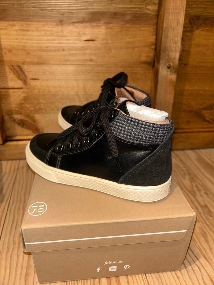 Basket noir Tenis neuve