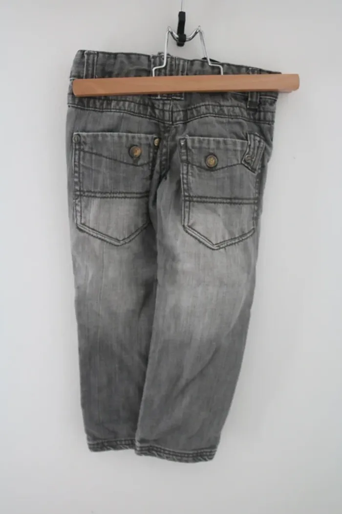 Ensemble haut Disney, pull T-Traxx, pantalon sans marque et gilet Gabrines 4 ans - photo numéro 4