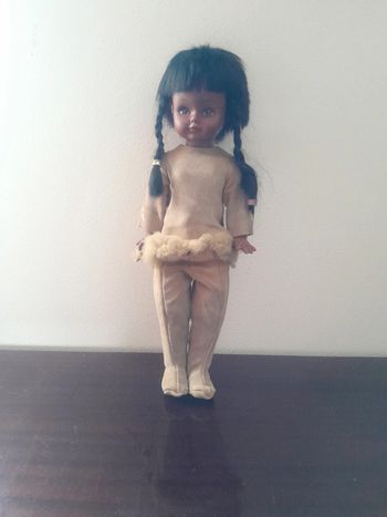 Poupée vintage du Canada