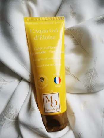 Gelée coiffante effet mouillé