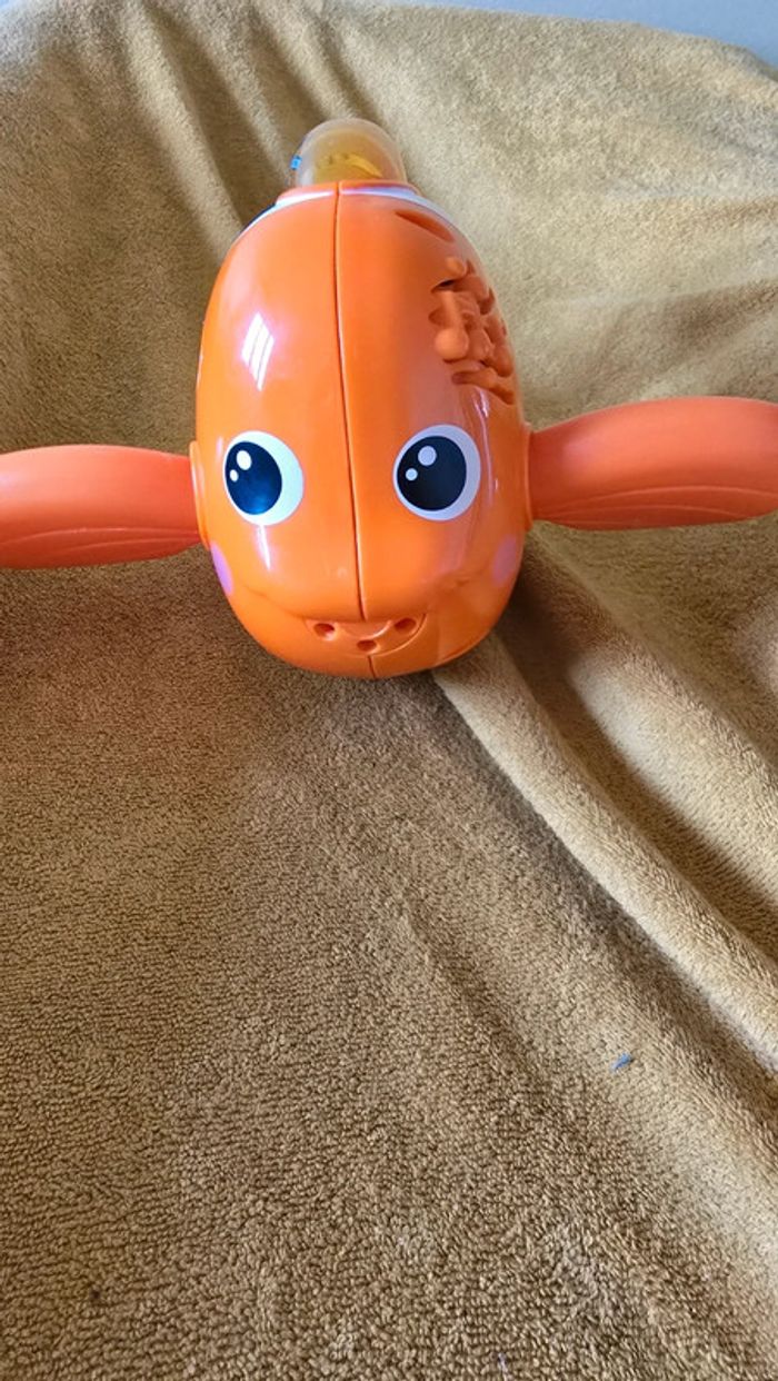 Léon petit poisson à chanson 🐟 - photo numéro 2
